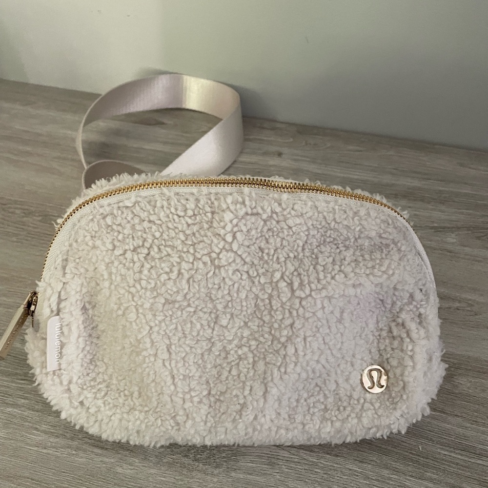 Lululemon Cream Sherpa Bag